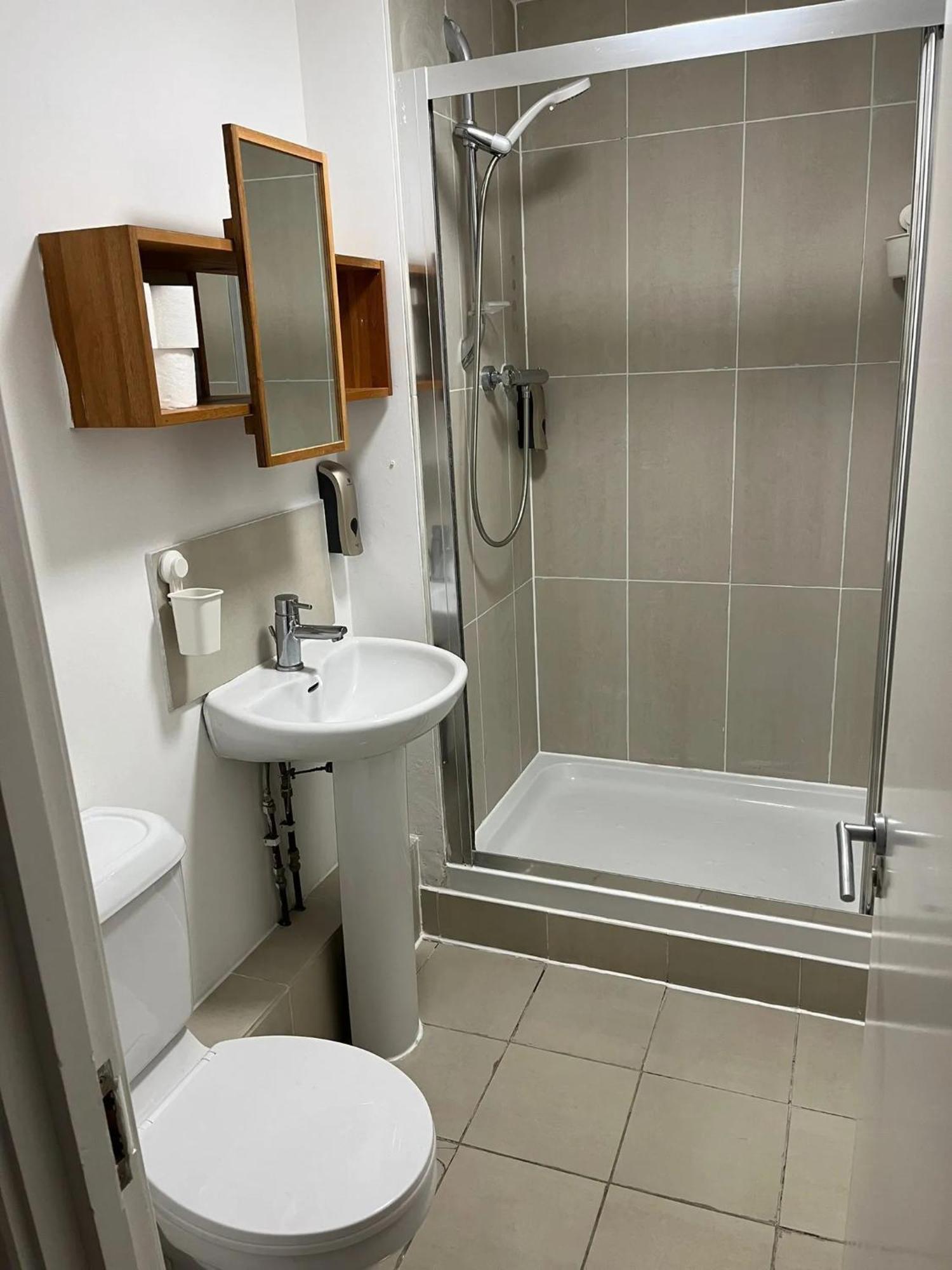 Westciti Chatsworth Road Apartments Кройдон Екстериор снимка