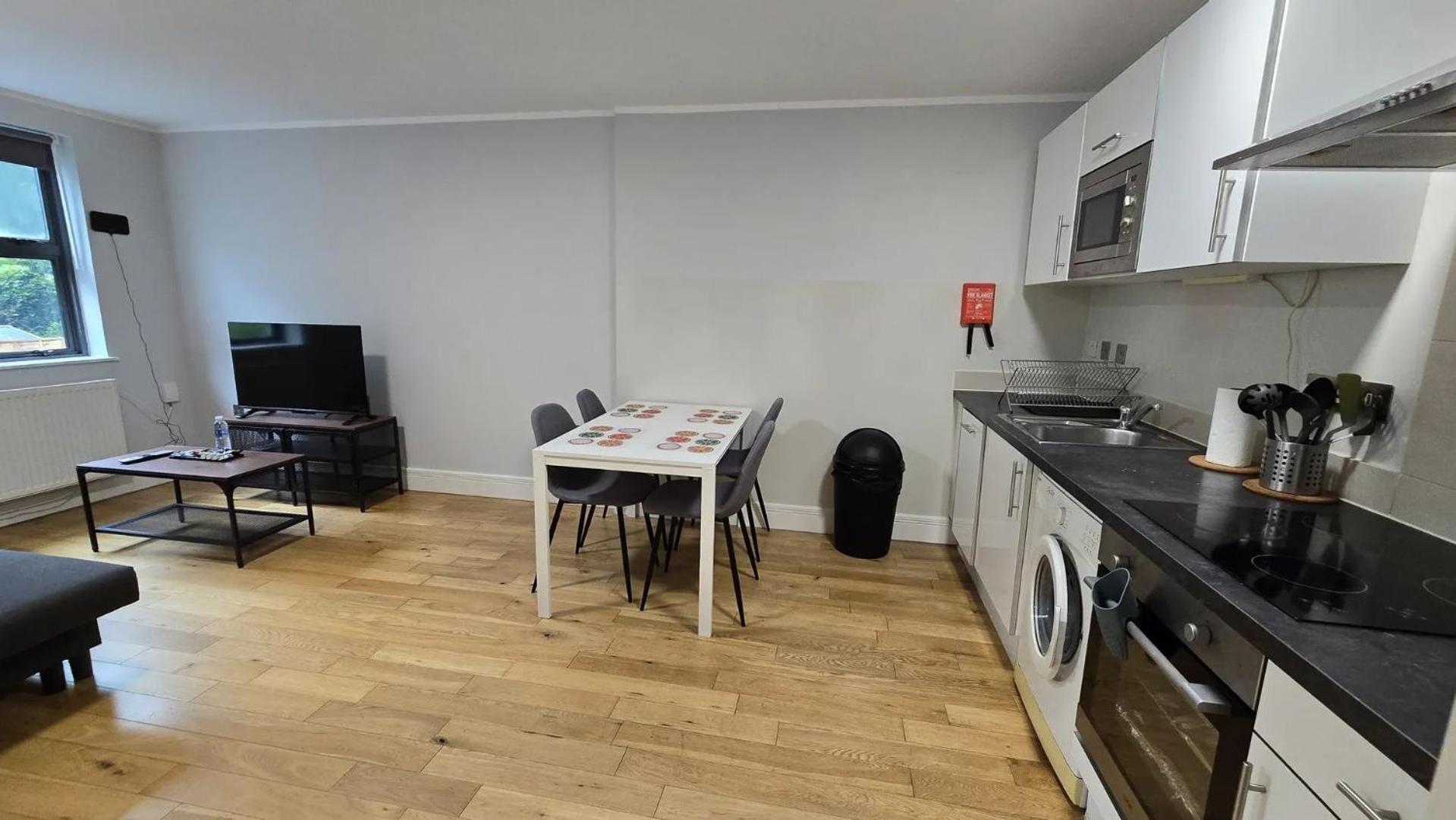 Westciti Chatsworth Road Apartments Кройдон Екстериор снимка