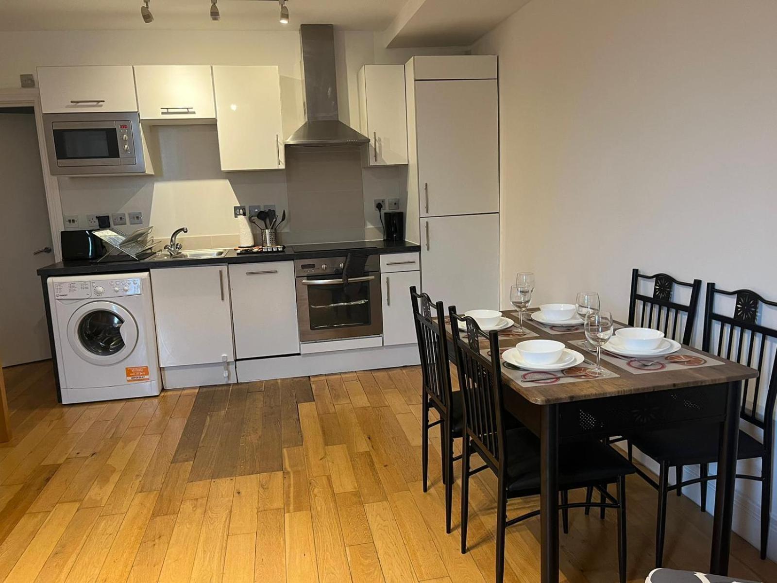 Westciti Chatsworth Road Apartments Кройдон Екстериор снимка