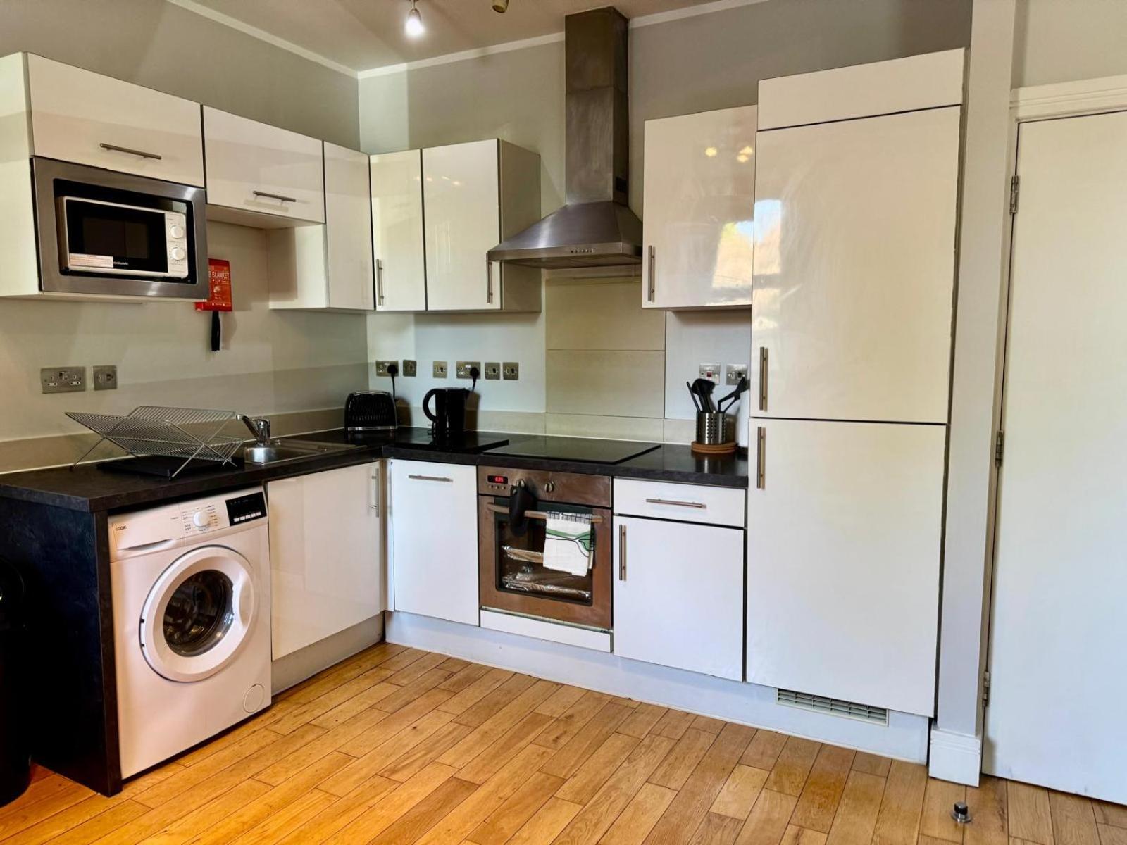 Westciti Chatsworth Road Apartments Кройдон Екстериор снимка